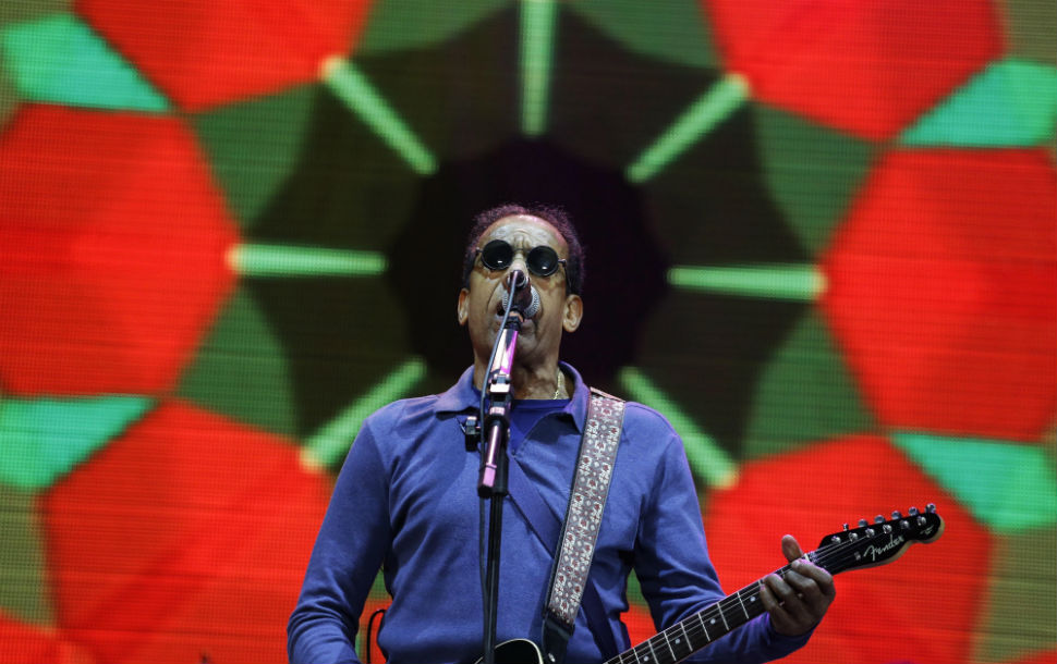 Jorge Ben Jor durante show em São Paulo (Nelson Antoine/UOL)